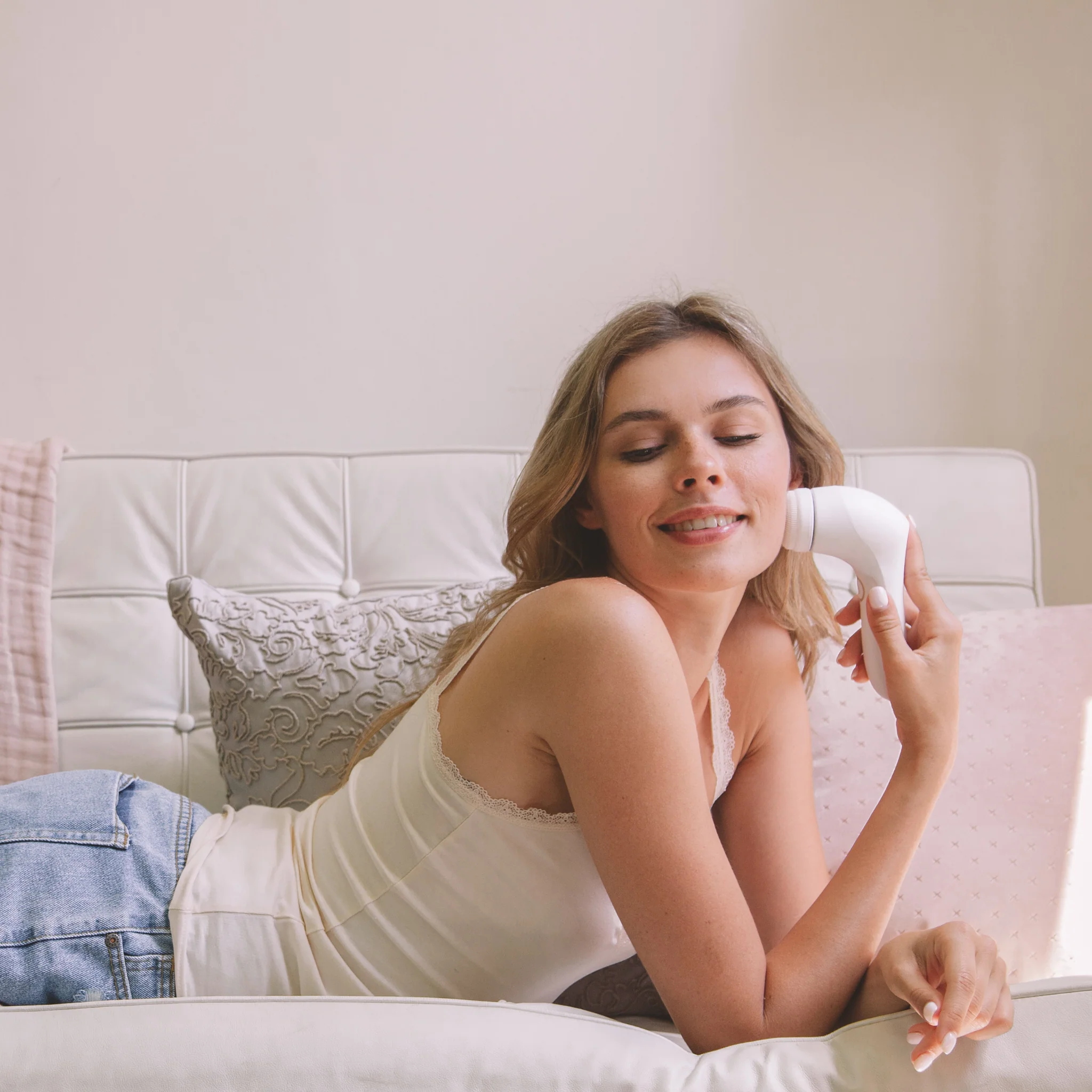 Sensismooth Exfoliating Skin Buffer - Image 7